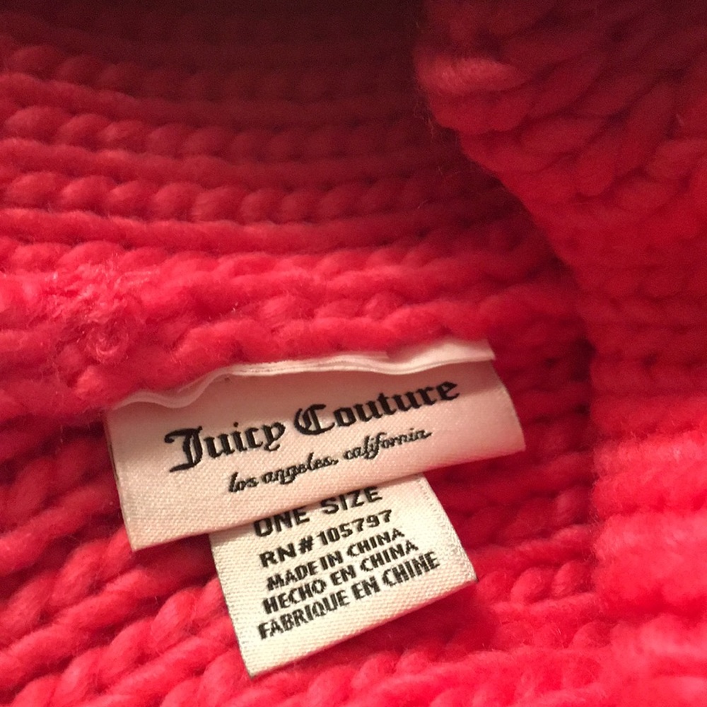 Juicy Couture Pom Pom Beanie - Picture 5 of 5